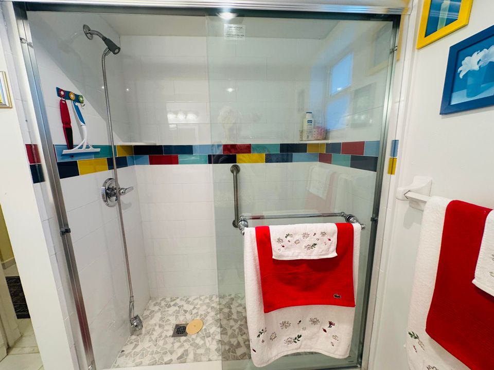 For Sale: $259,900 (2 beds, 2 baths, 1200 Square Feet)