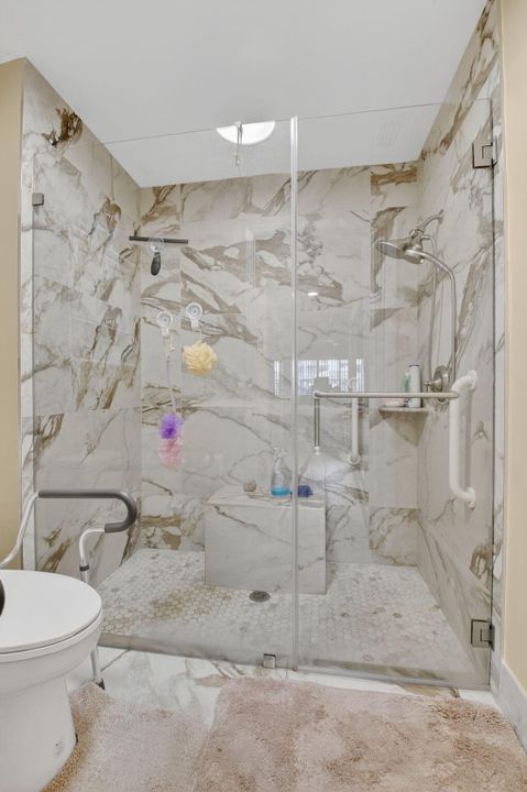 На продажу: $279,999 (2 спален, 2 ванн, 1217 Квадратных фут)