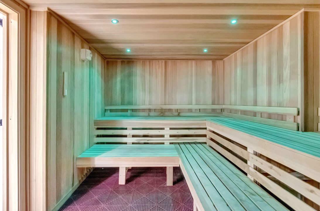 На продажу: $279,999 (2 спален, 2 ванн, 1217 Квадратных фут)