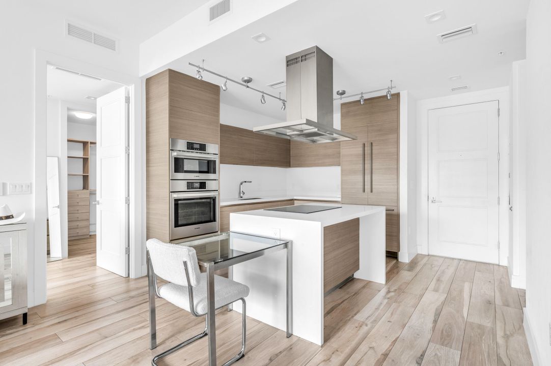 В аренду: $8,500 (2 спален, 2 ванн, 1148 Квадратных фут)