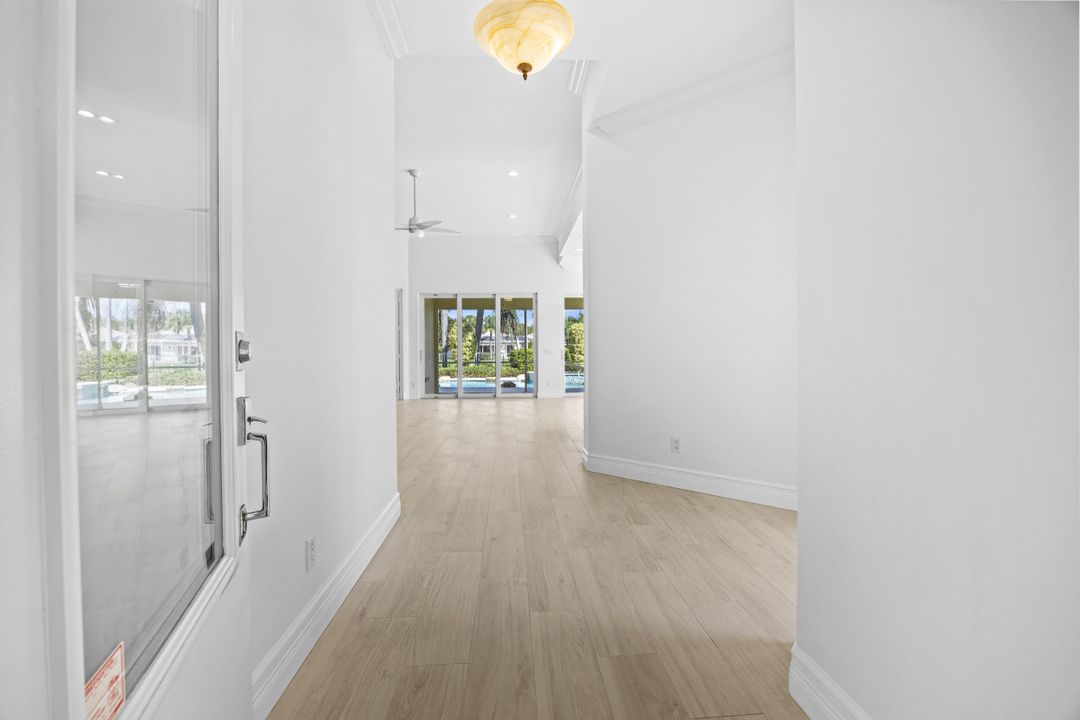 Activo con contrato: $990,000 (3 camas, 2 baños, 2028 Pies cuadrados)