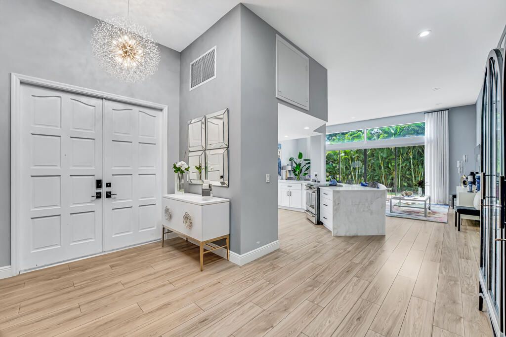 Active With Contract: $819,000 (3 beds, 2 baths, 2007 Square Feet)