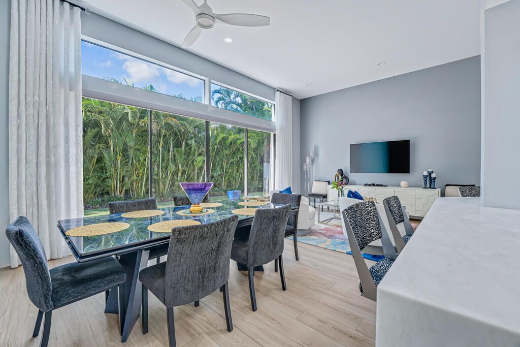 Active With Contract: $819,000 (3 beds, 2 baths, 2007 Square Feet)