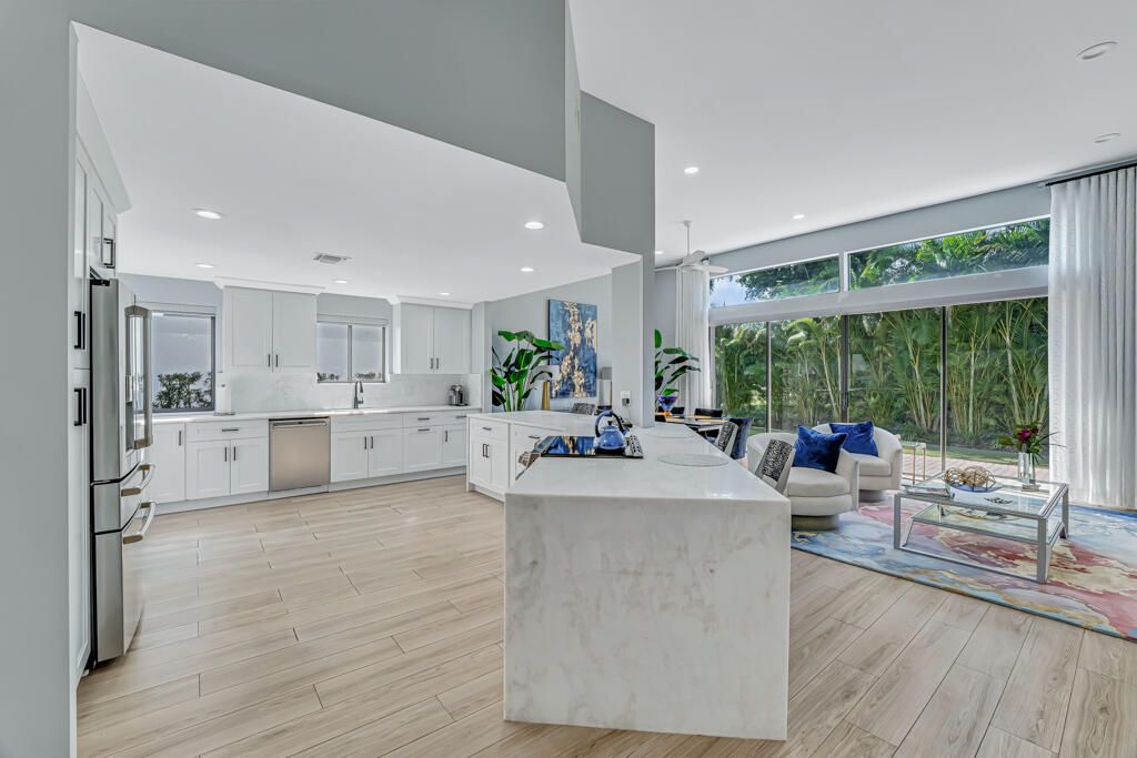 Active With Contract: $819,000 (3 beds, 2 baths, 2007 Square Feet)