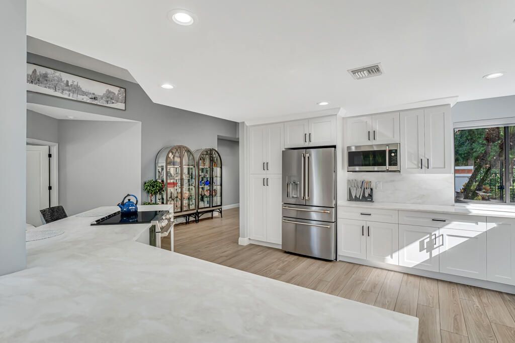 Active With Contract: $819,000 (3 beds, 2 baths, 2007 Square Feet)