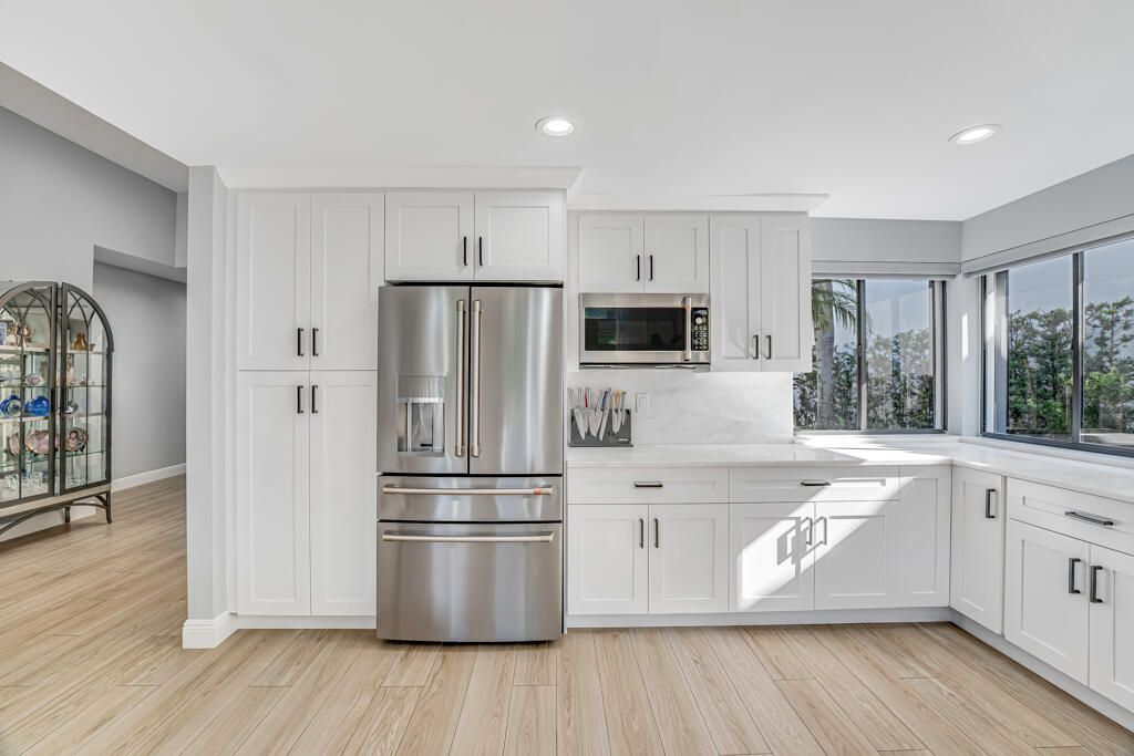 Active With Contract: $819,000 (3 beds, 2 baths, 2007 Square Feet)