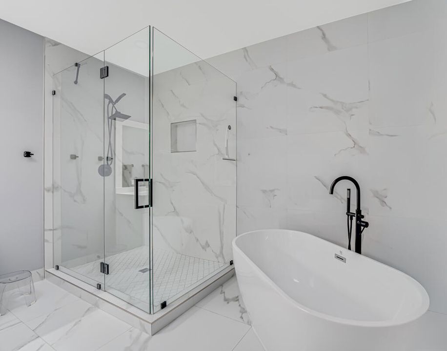 Active With Contract: $819,000 (3 beds, 2 baths, 2007 Square Feet)