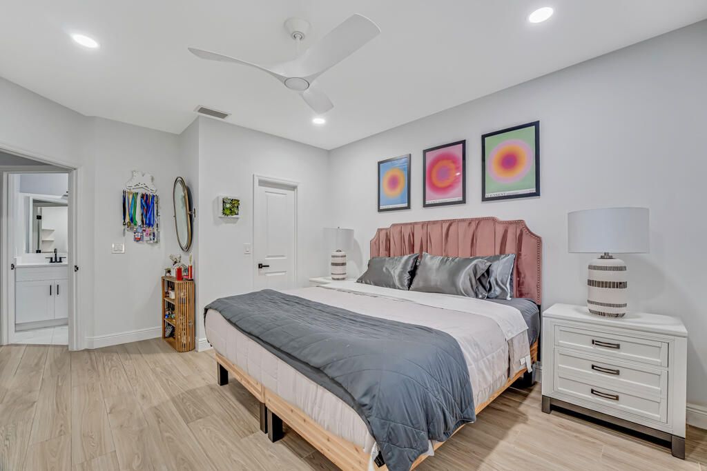 Active With Contract: $819,000 (3 beds, 2 baths, 2007 Square Feet)