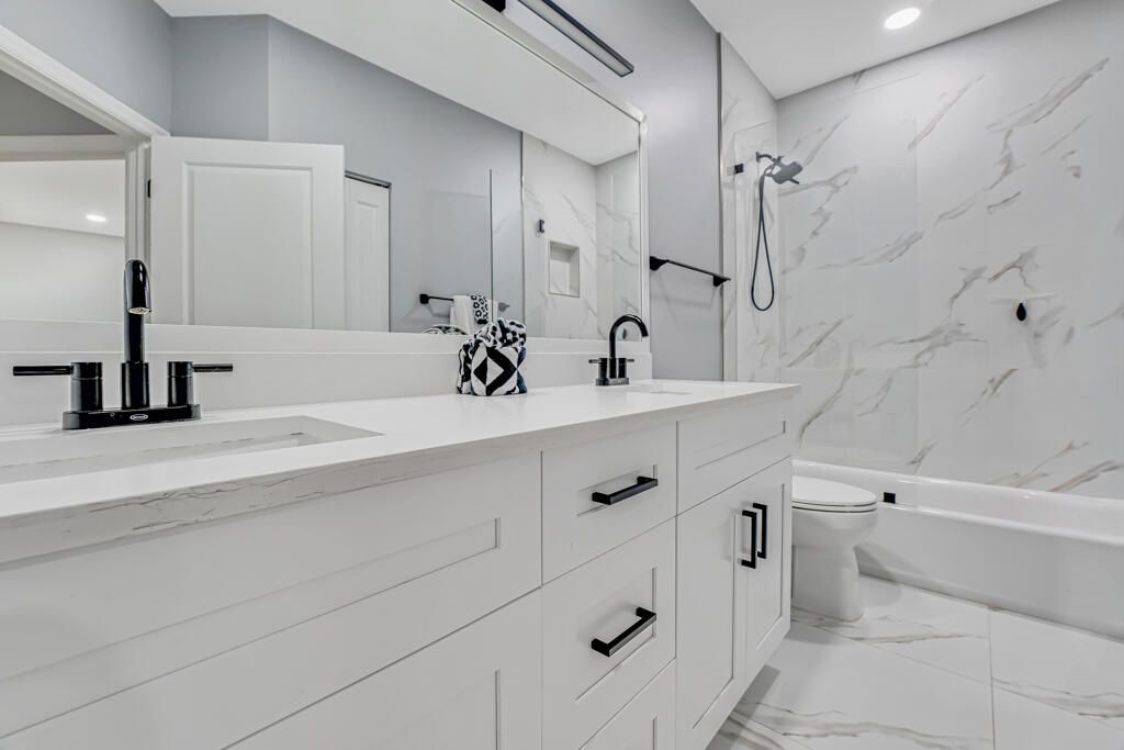 Active With Contract: $819,000 (3 beds, 2 baths, 2007 Square Feet)