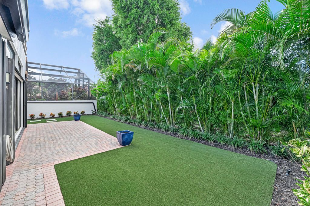 Active With Contract: $819,000 (3 beds, 2 baths, 2007 Square Feet)