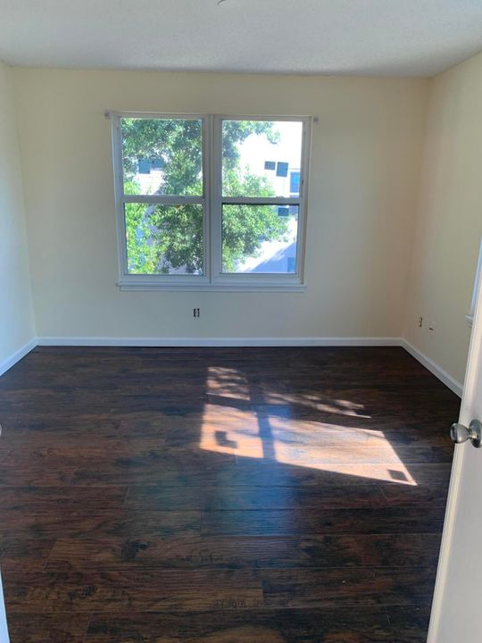 На продажу: $239,000 (3 спален, 2 ванн, 1217 Квадратных фут)