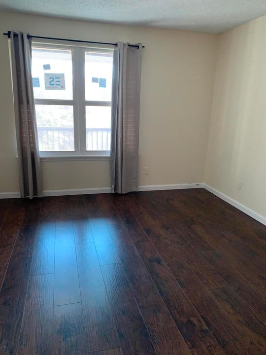 На продажу: $239,000 (3 спален, 2 ванн, 1217 Квадратных фут)