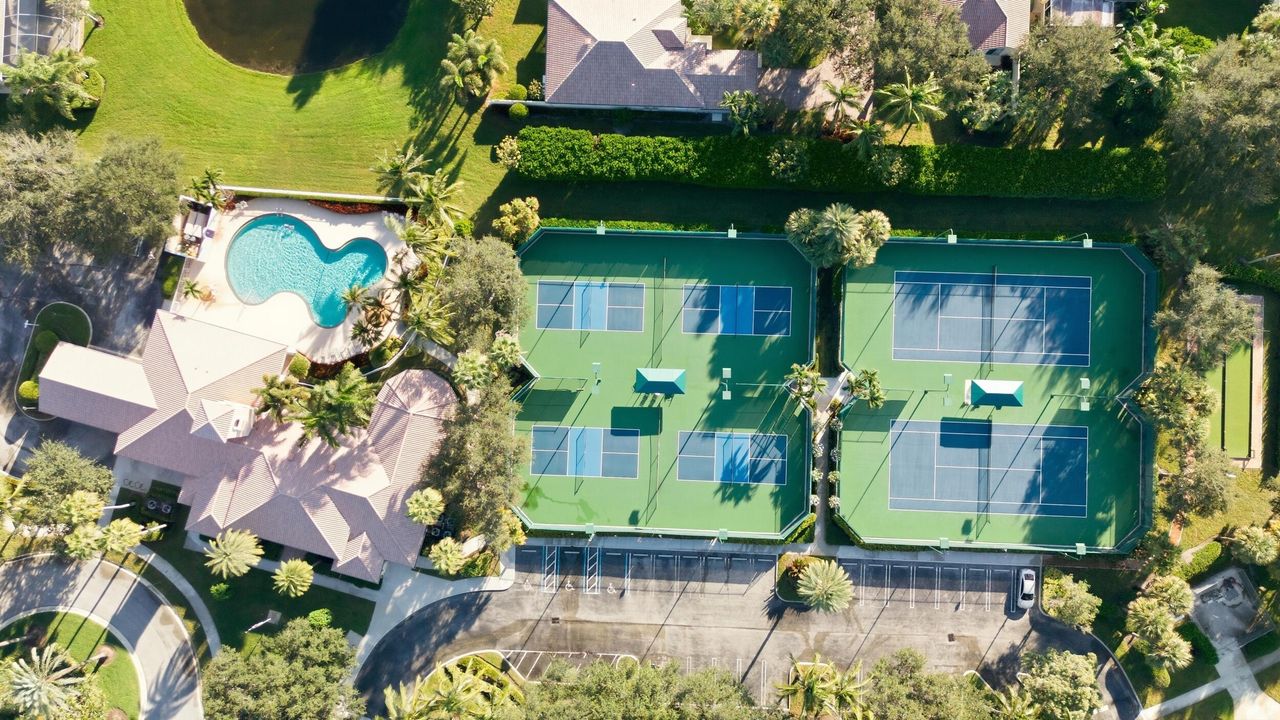 Activo con contrato: $990,000 (3 camas, 2 baños, 2028 Pies cuadrados)