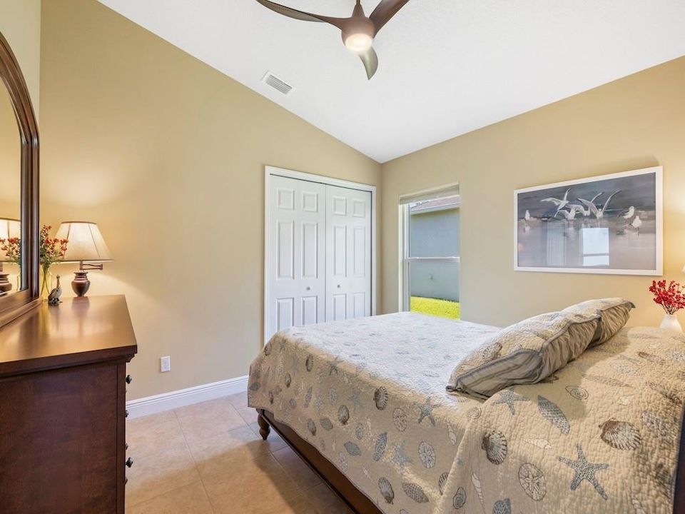 合同活跃: $389,000 (3 贝兹, 2 浴室, 1697 平方英尺)