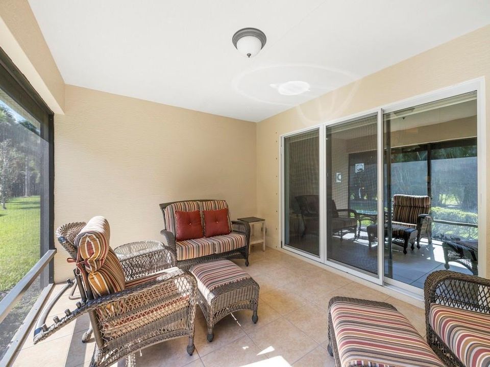 合同活跃: $389,000 (3 贝兹, 2 浴室, 1697 平方英尺)