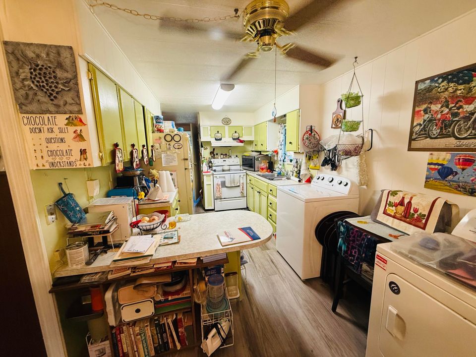 For Sale: $60,000 (2 beds, 2 baths, 1170 Square Feet)