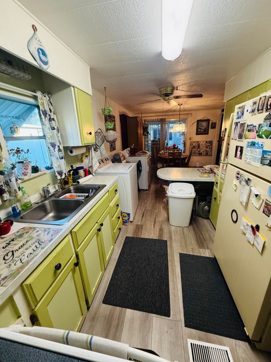For Sale: $60,000 (2 beds, 2 baths, 1170 Square Feet)