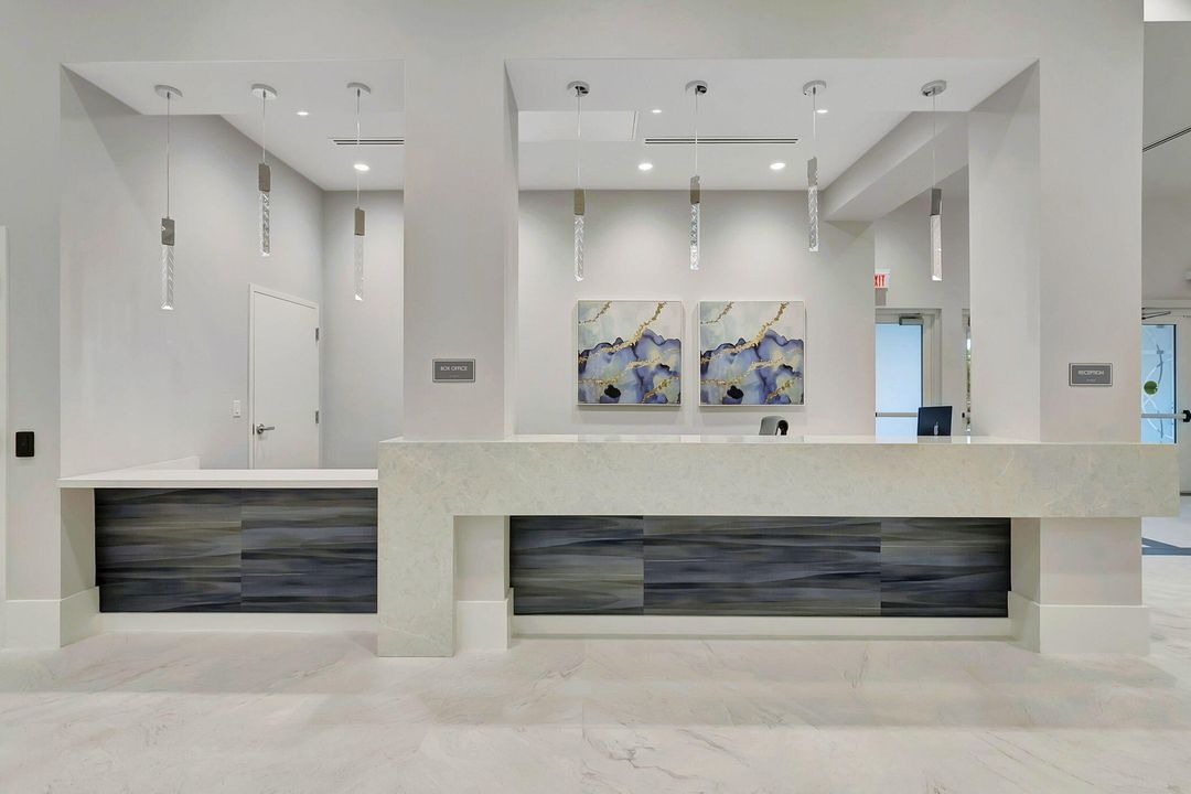 На продажу: $279,999 (2 спален, 2 ванн, 1217 Квадратных фут)