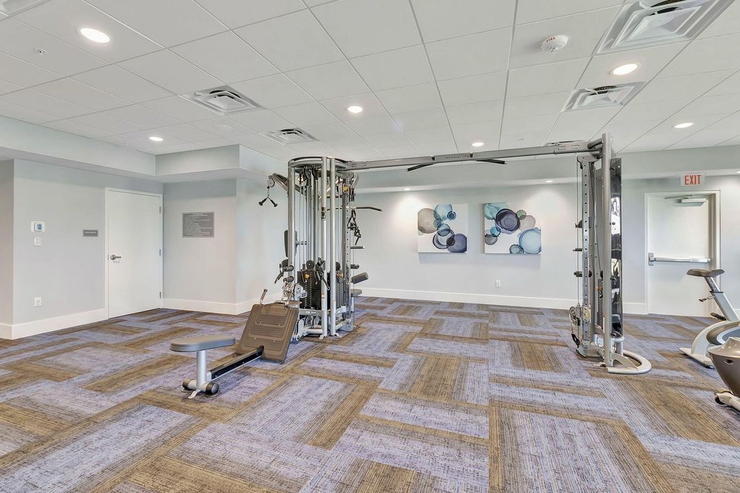 На продажу: $279,999 (2 спален, 2 ванн, 1217 Квадратных фут)