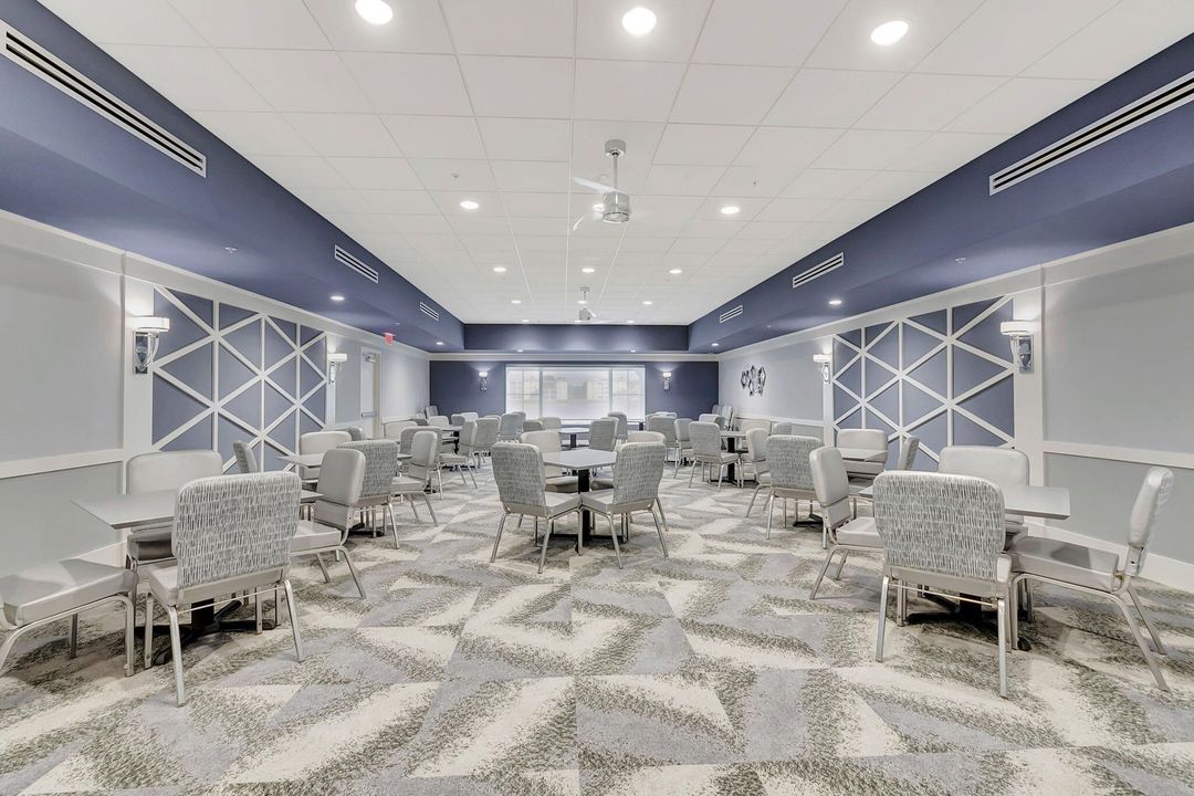 На продажу: $279,999 (2 спален, 2 ванн, 1217 Квадратных фут)