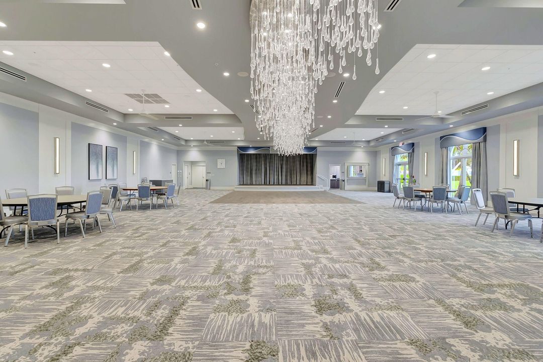 На продажу: $279,999 (2 спален, 2 ванн, 1217 Квадратных фут)