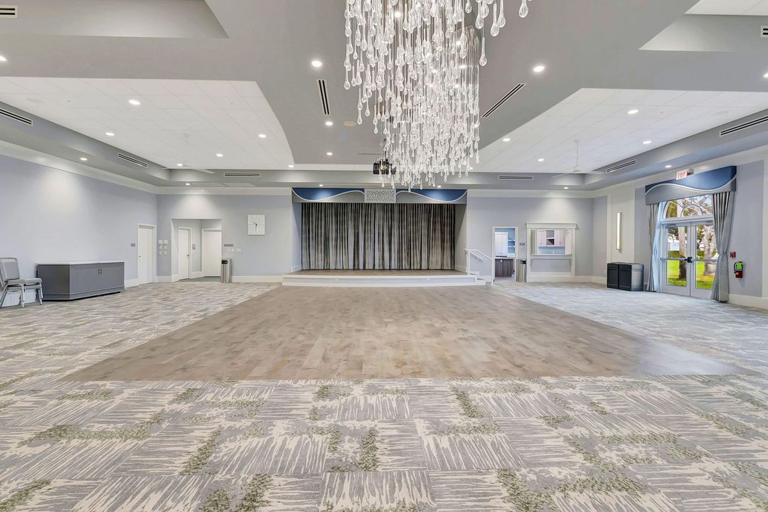 На продажу: $279,999 (2 спален, 2 ванн, 1217 Квадратных фут)