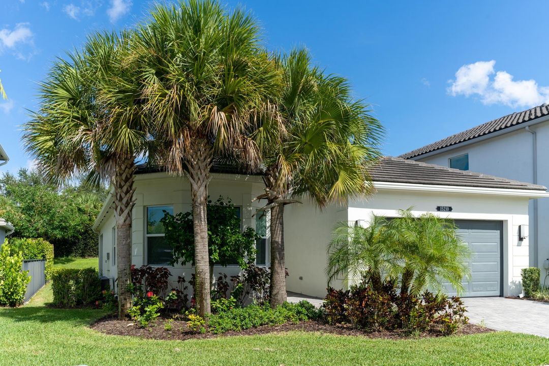 For Rent: $5,750 (3 beds, 2 baths, 1842 Square Feet)