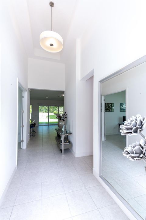 For Rent: $5,750 (3 beds, 2 baths, 1842 Square Feet)