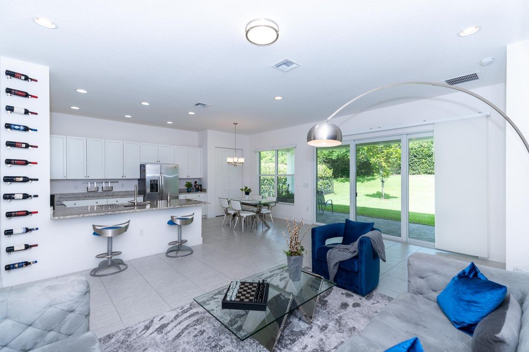 For Rent: $5,750 (3 beds, 2 baths, 1842 Square Feet)