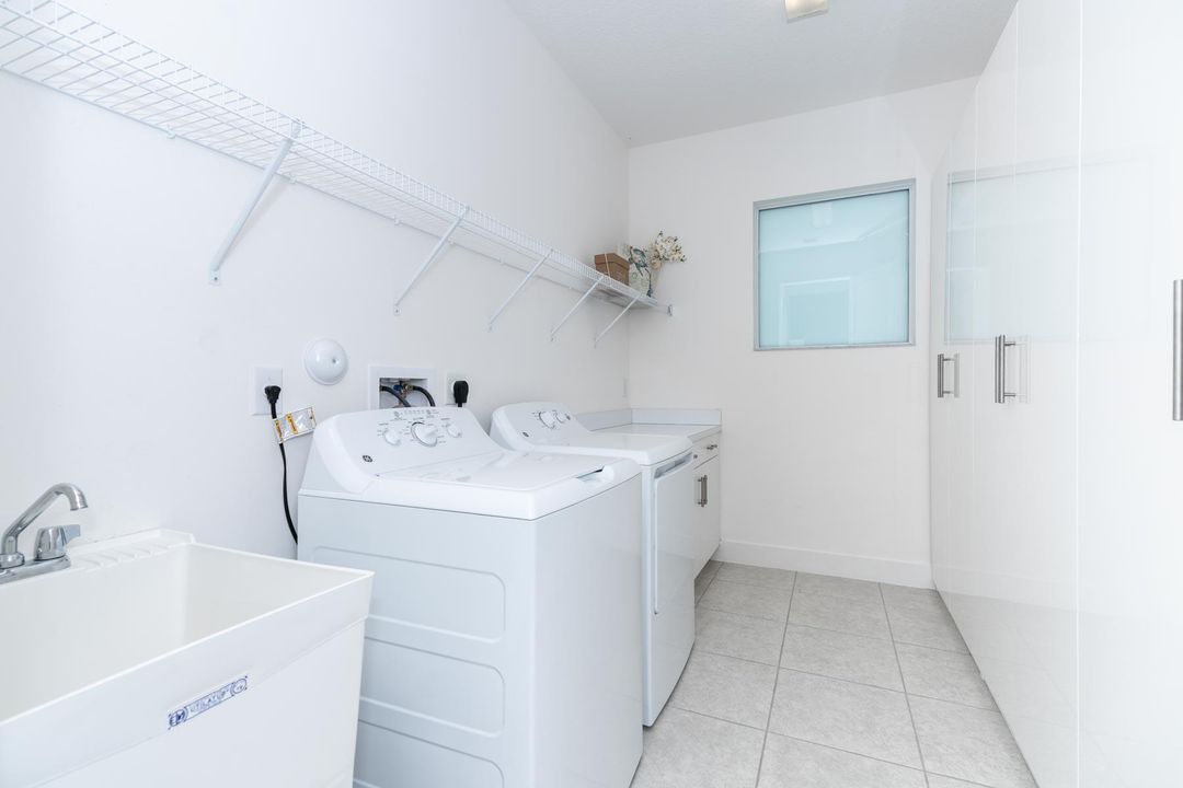 For Rent: $5,750 (3 beds, 2 baths, 1842 Square Feet)