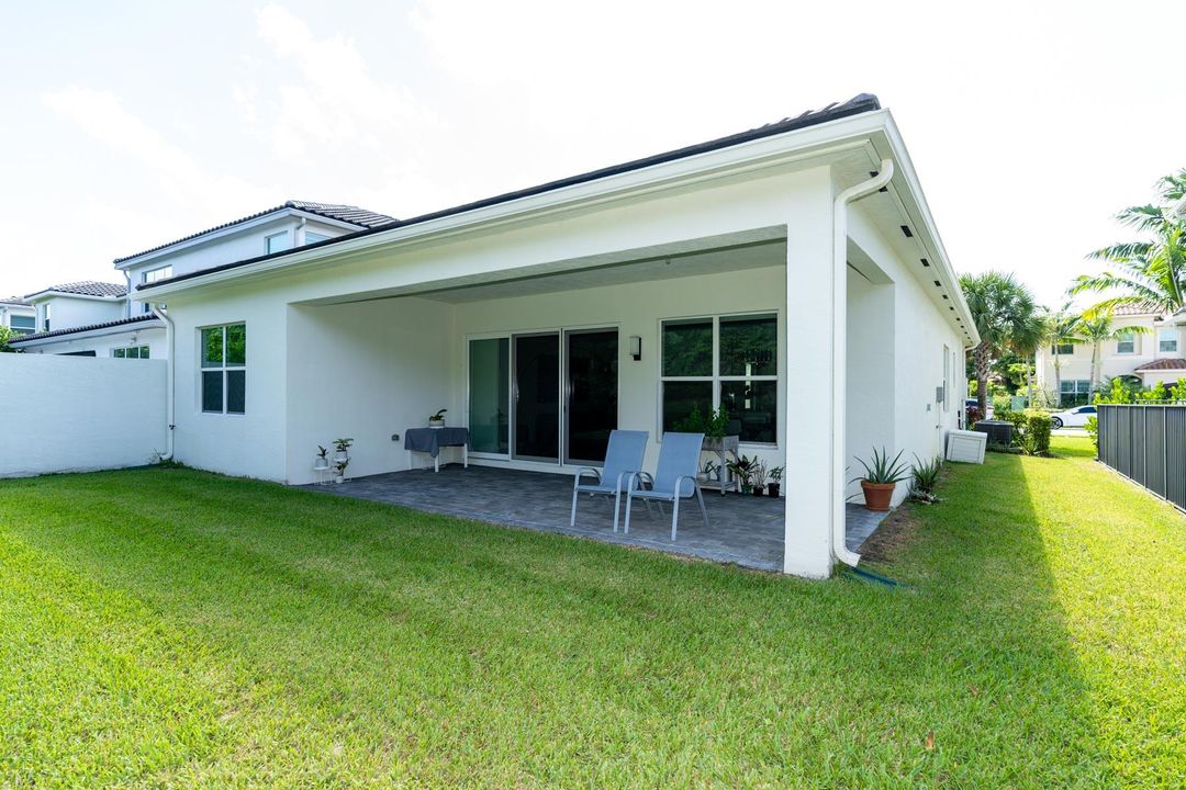 For Rent: $5,750 (3 beds, 2 baths, 1842 Square Feet)