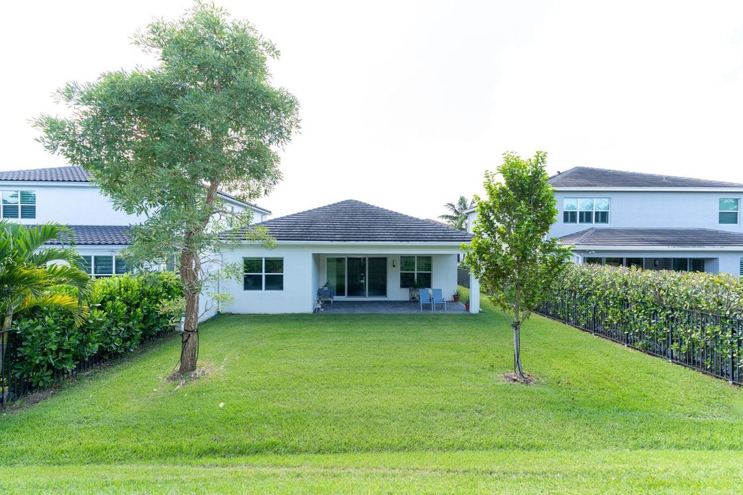 For Rent: $5,750 (3 beds, 2 baths, 1842 Square Feet)