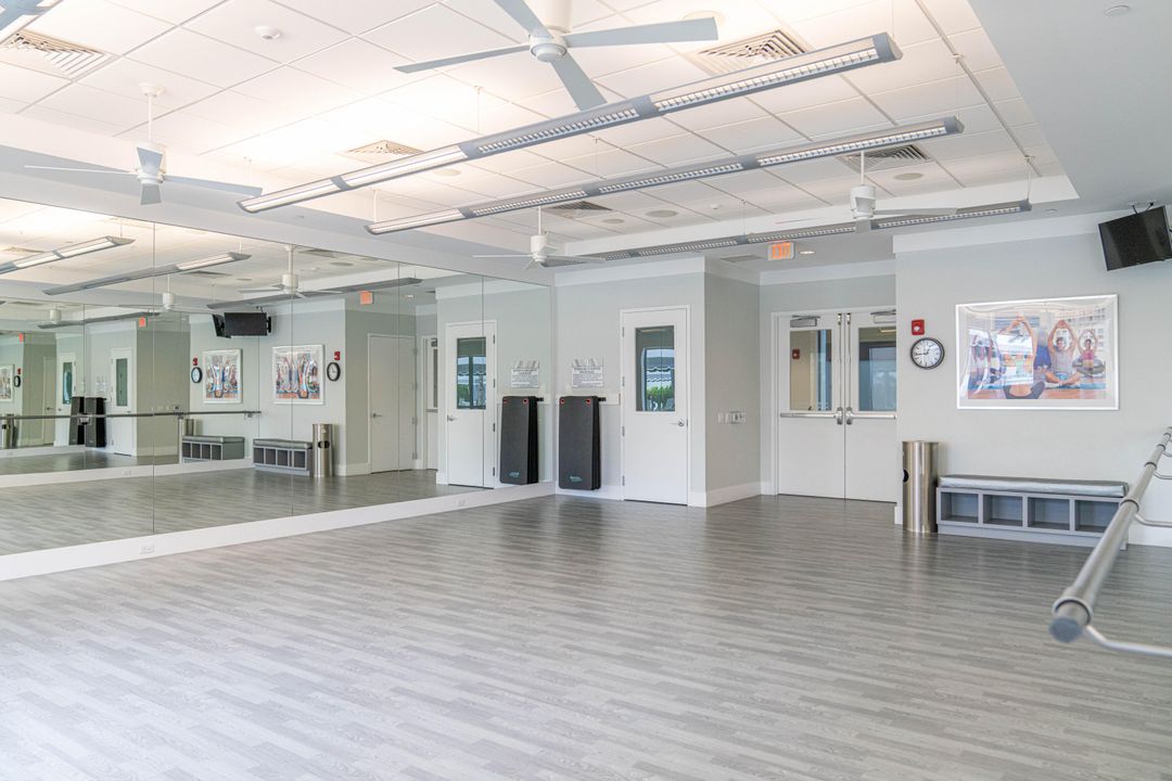 For Rent: $5,750 (3 beds, 2 baths, 1842 Square Feet)