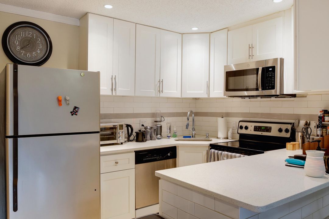 For Sale: $254,900 (3 beds, 2 baths, 1254 Square Feet)