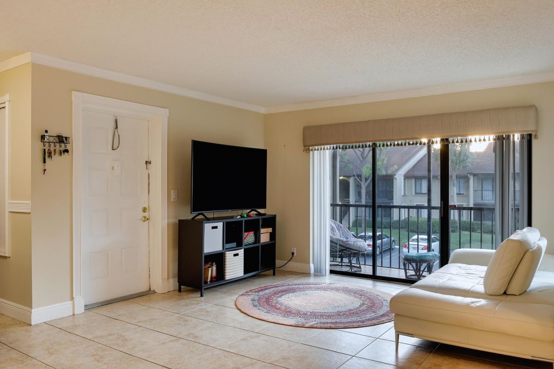 For Sale: $254,900 (3 beds, 2 baths, 1254 Square Feet)