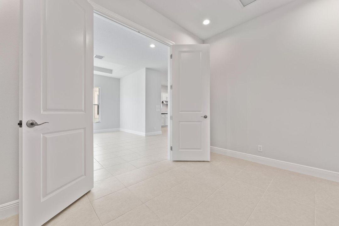 Active With Contract: $4,800 (5 beds, 3 baths, 3151 Square Feet)