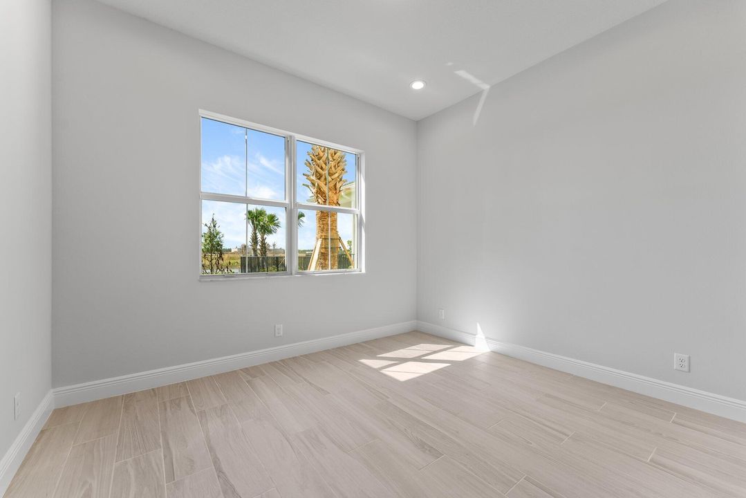 Active With Contract: $4,800 (5 beds, 3 baths, 3151 Square Feet)