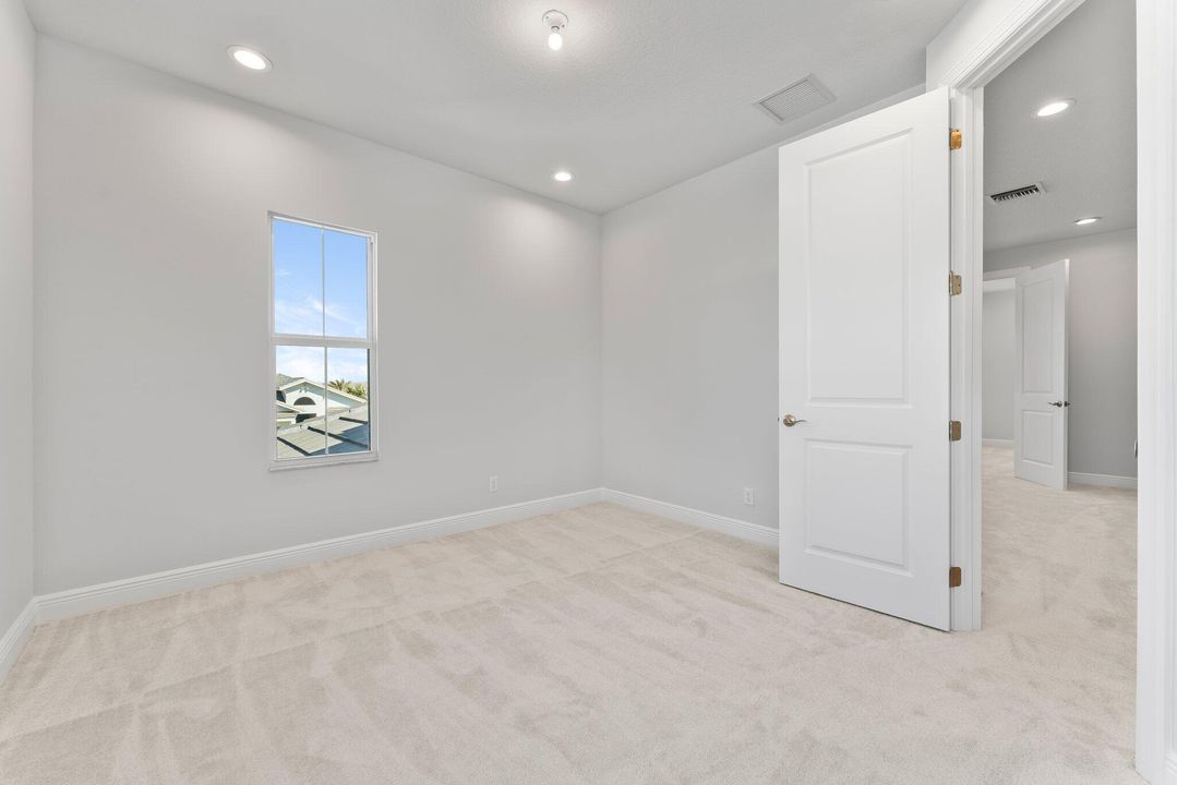 Active With Contract: $4,800 (5 beds, 3 baths, 3151 Square Feet)