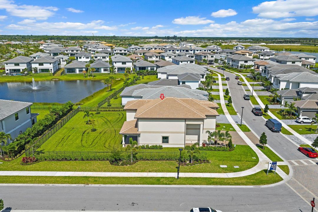 出租: $5,900 (5 贝兹, 5 浴室, 3656 平方英尺)