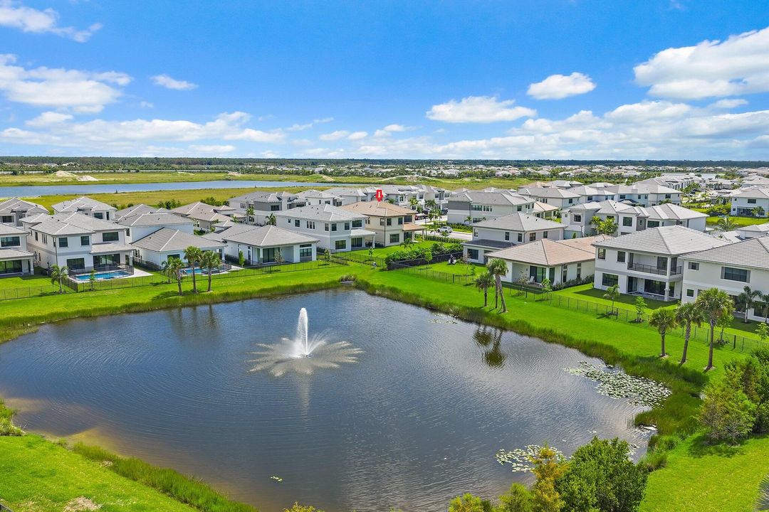 出租: $5,900 (5 贝兹, 5 浴室, 3656 平方英尺)