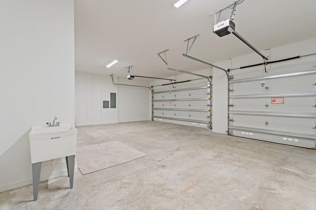 出租: $5,900 (5 贝兹, 5 浴室, 3656 平方英尺)