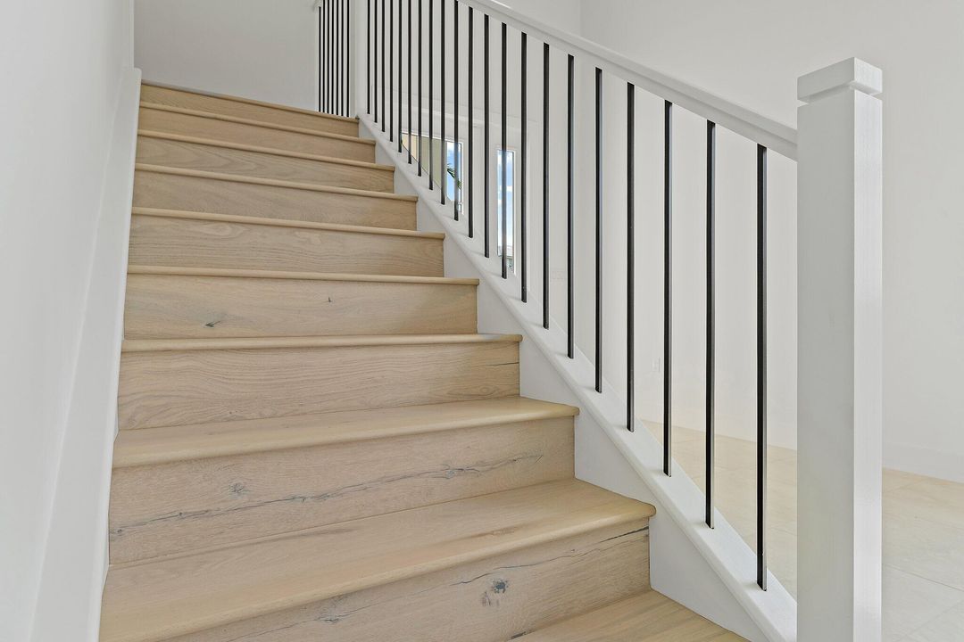 出租: $5,900 (5 贝兹, 5 浴室, 3656 平方英尺)