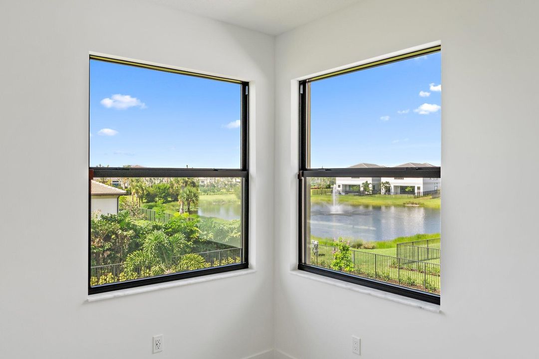 出租: $5,900 (5 贝兹, 5 浴室, 3656 平方英尺)