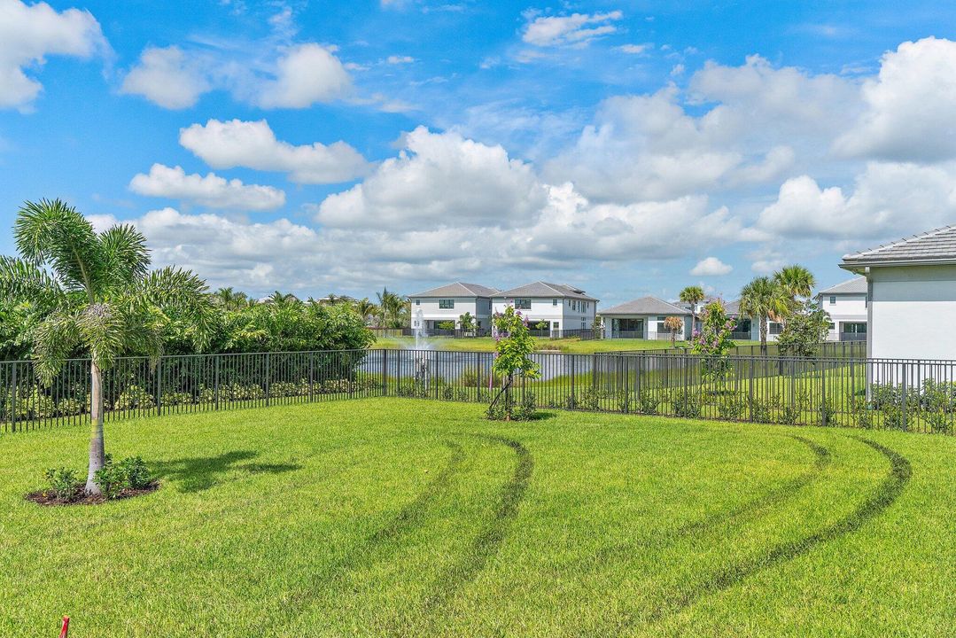 出租: $5,900 (5 贝兹, 5 浴室, 3656 平方英尺)