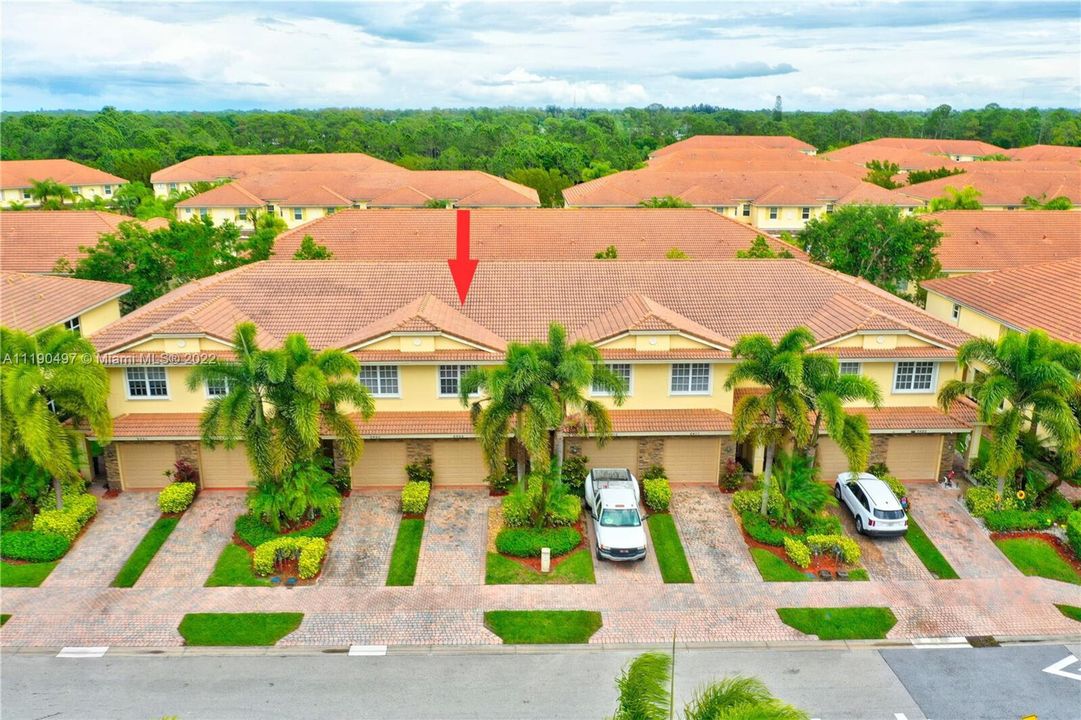 В аренду: $2,350 (2 спален, 2 ванн, 1627 Квадратных фут)