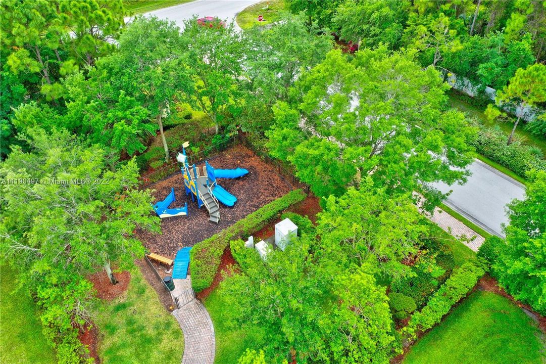 В аренду: $2,350 (2 спален, 2 ванн, 1627 Квадратных фут)