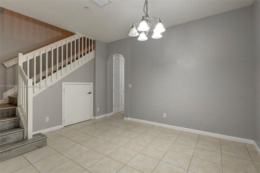 В аренду: $2,350 (2 спален, 2 ванн, 1627 Квадратных фут)