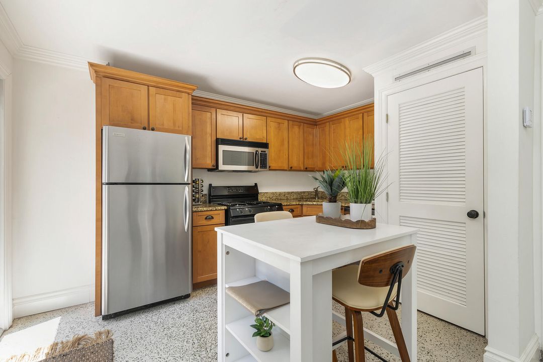 For Sale: $1,495,000 (3 beds, 2 baths, 1681 Square Feet)