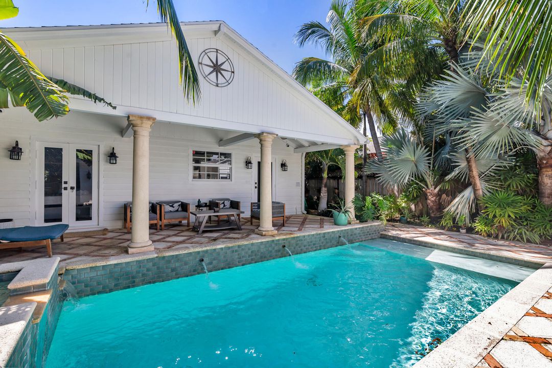 For Sale: $1,495,000 (3 beds, 2 baths, 1681 Square Feet)