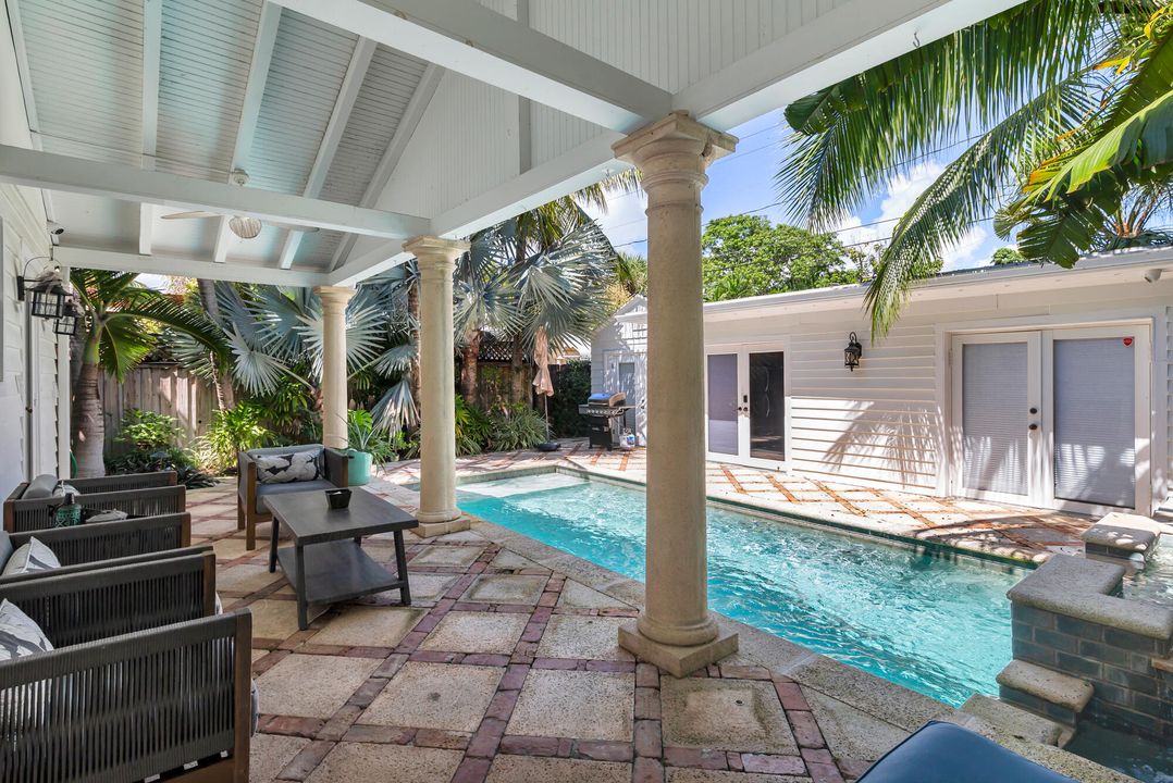 For Sale: $1,495,000 (3 beds, 2 baths, 1681 Square Feet)